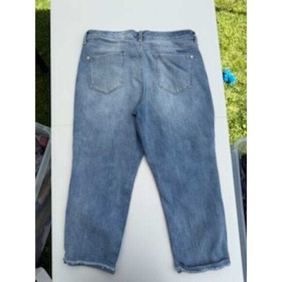 Nine West Women Chrystie Capri Embroidered Size 1058 - Picture 6 of 10